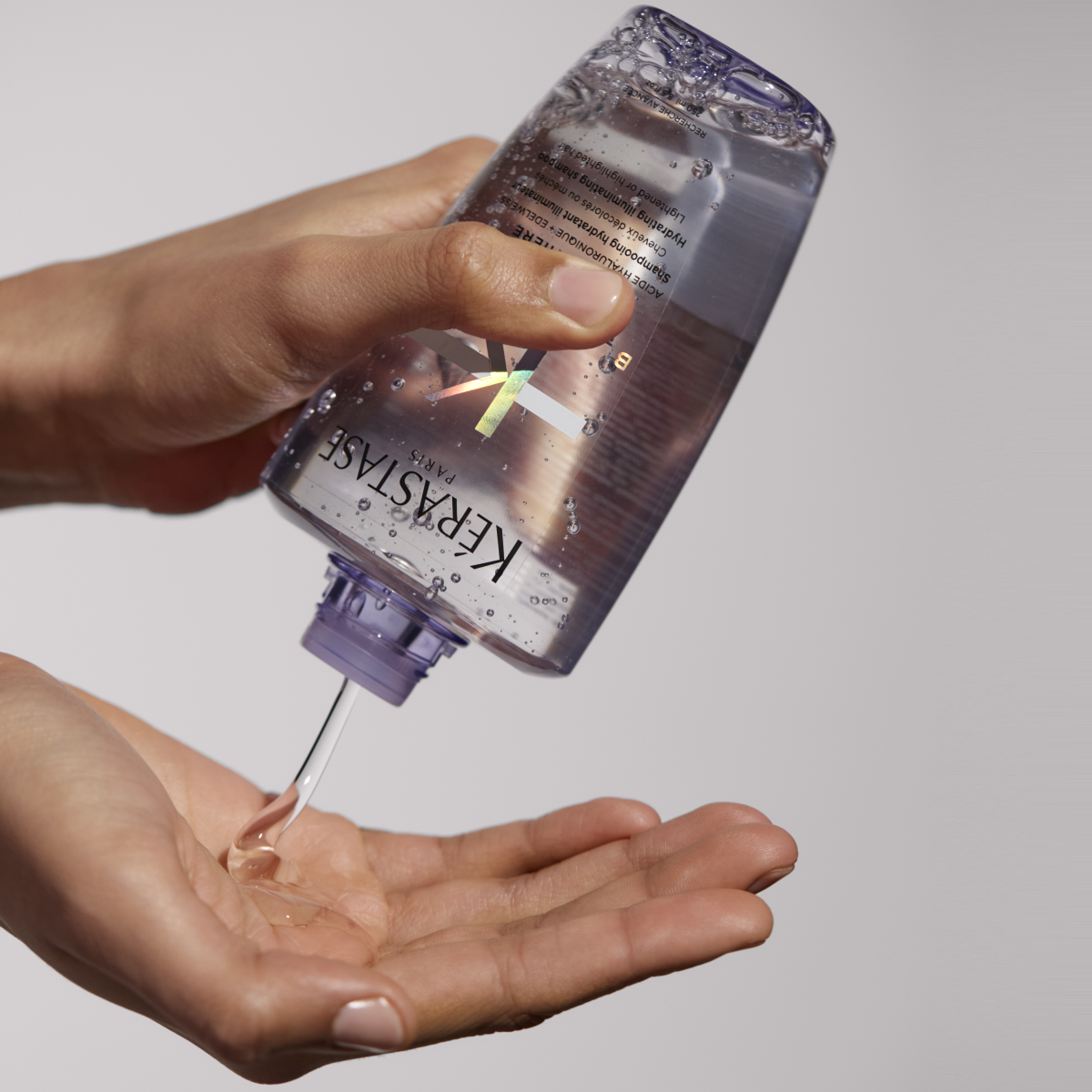 Sampon hidratant iluminator pentru par blond Kerastase Blond Absolu Bain Lumiere  250ml