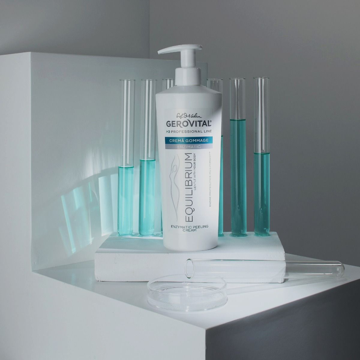 Cremă Gommage Enzimatic pentru Corp cu Enzime și Lipomoist™, Gerovital H3 Equilibrium, 500 ml