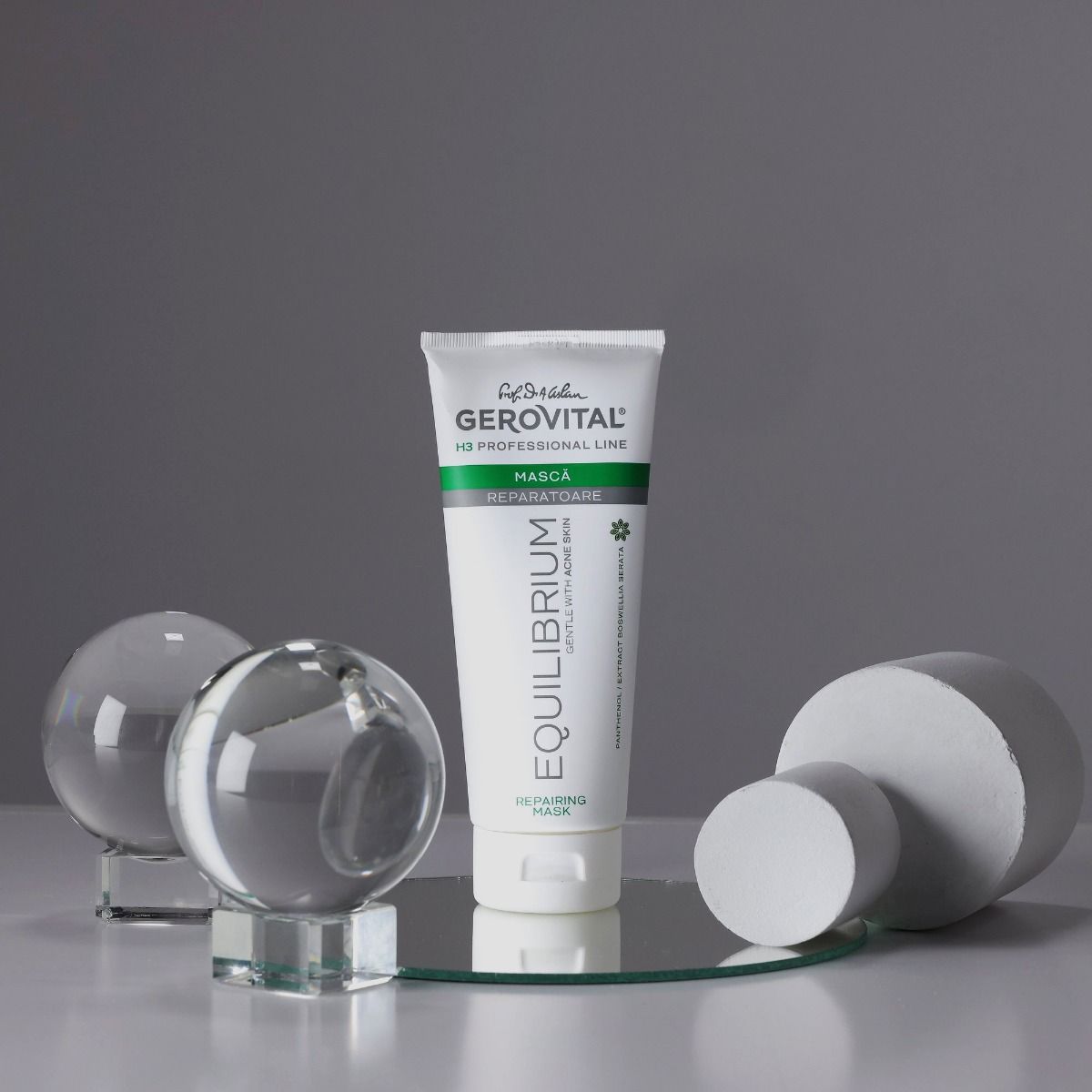 Mască Reparatoare cu Panthenol pentru Calmarea Tenului Gras sau Acneic, Gerovital H3 Equilibrium, 200 ml