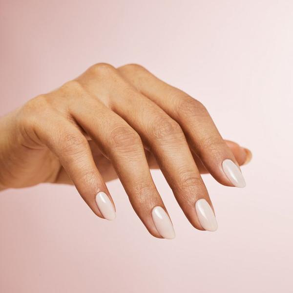 Tratament pentru intarirea unghiilor + culoare OPI Nail Envy Strength in Color - Bubble Bath™ 15ml